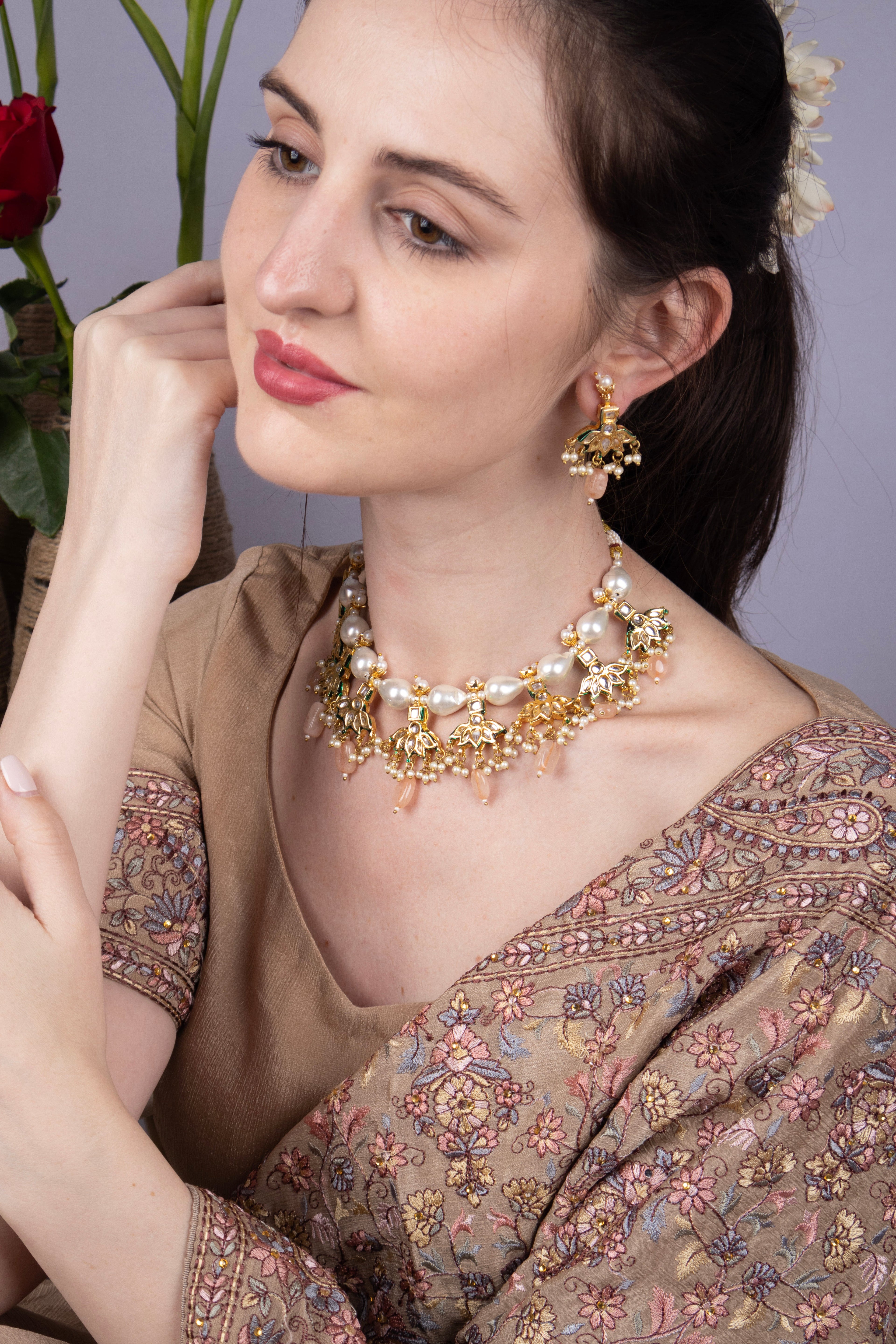 Ethnic necklace set for women wedding look