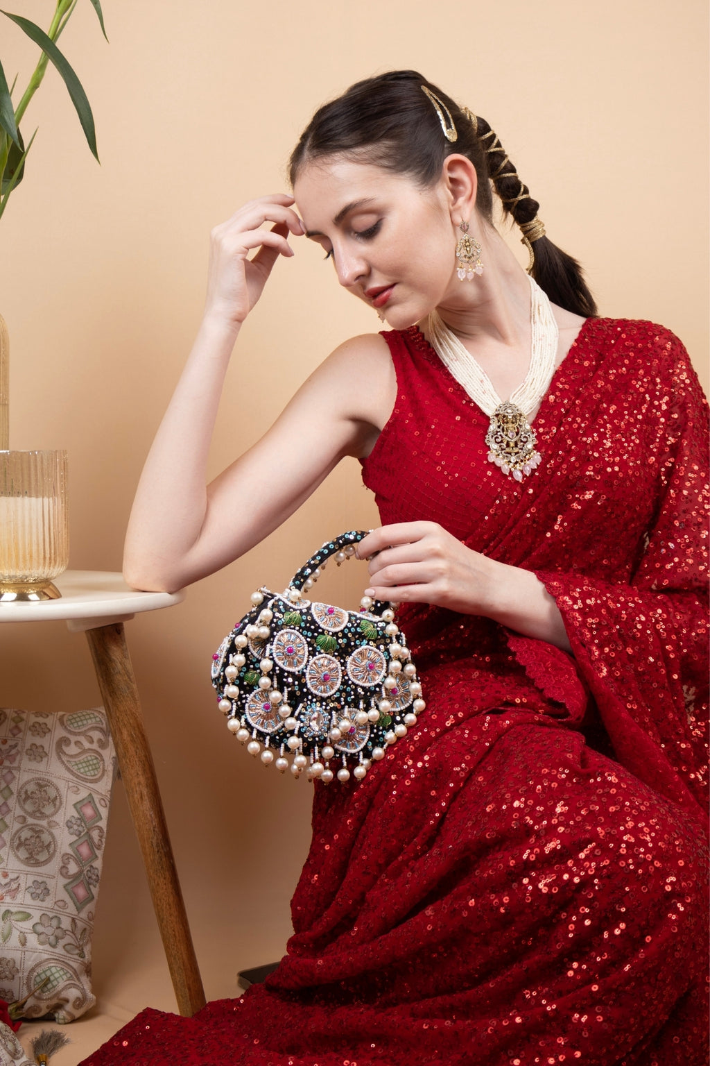 Eeth Black Sequin Beads & Pearl Accents Clutch Bag
