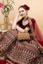 Eeth Gold Beads Crystal Embellished Clutch