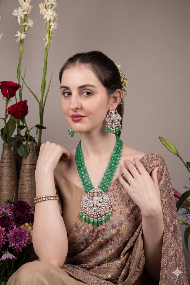 Grand Kundan Luxury Necklace Set Hover Image