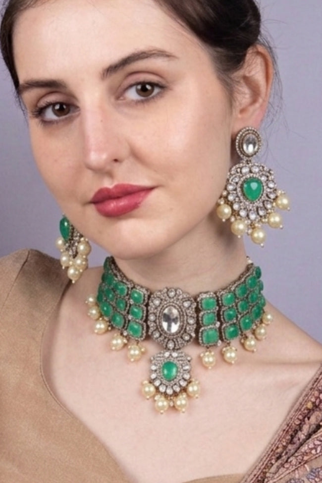 Heirloom Grand Kundan Bridal Choker Set Main Image
